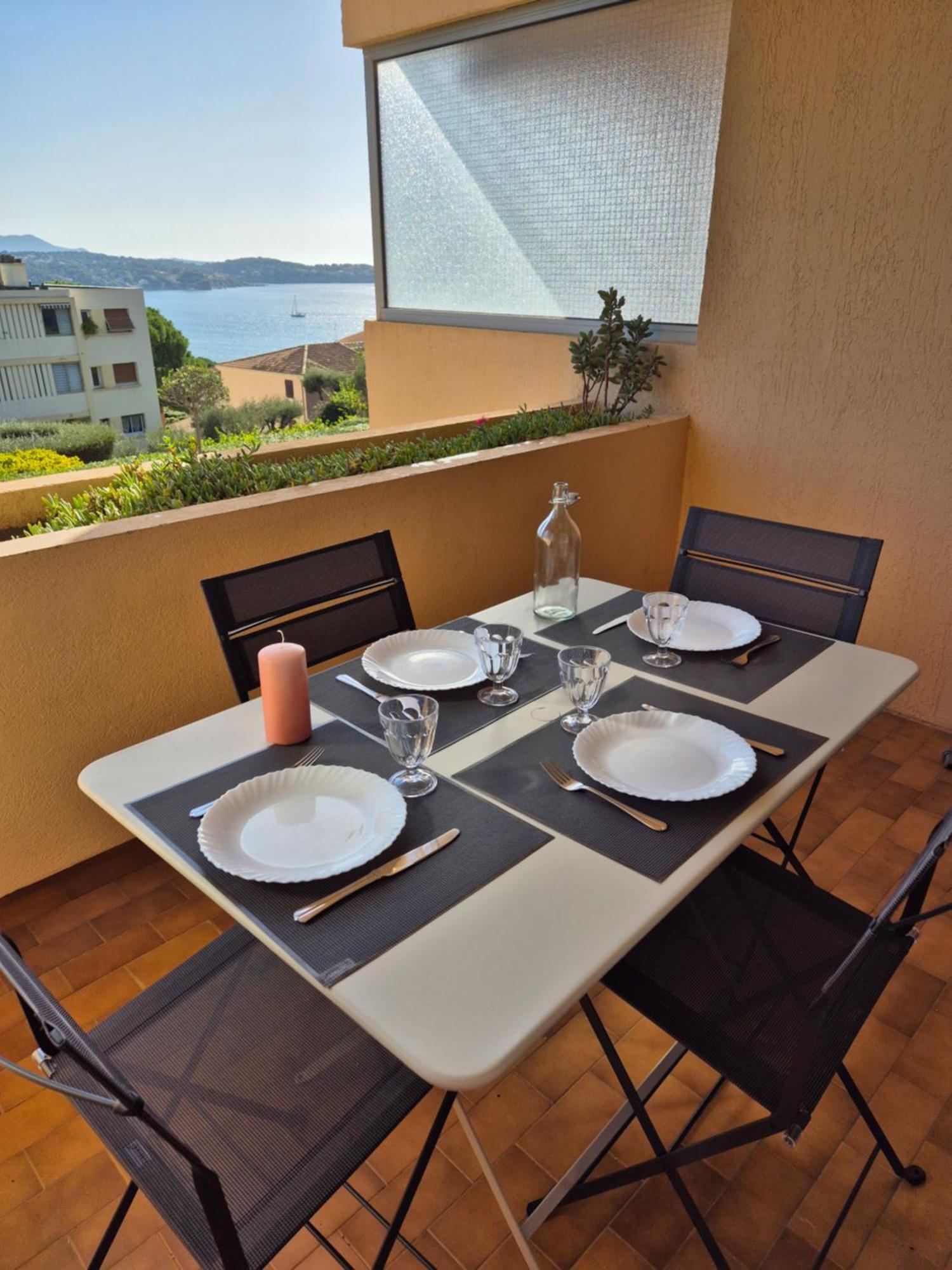 T2 Vue Dans Calme / T2 Sea View In A Quiet Appartement Bandol